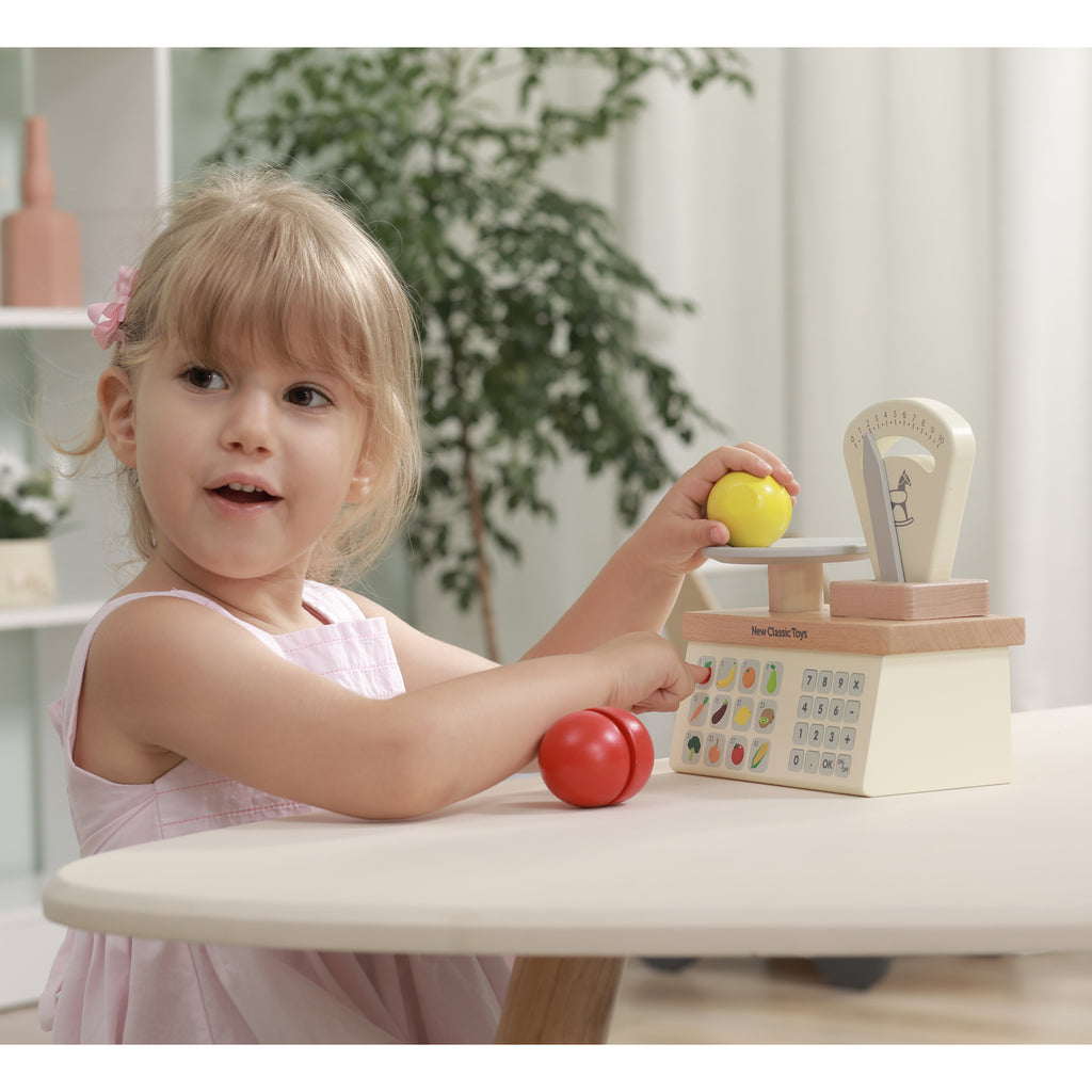 Little Dutch® Toy weighing scales